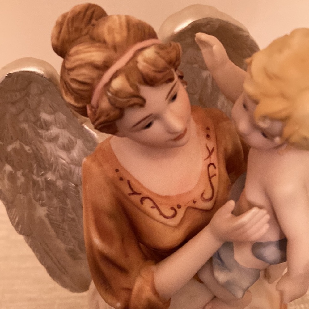 Porcelain Angel holding baby Cherub Hand Painted - Picture 5 of 8